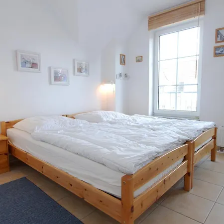 Neue Reihe 19a Haus Bodden & *