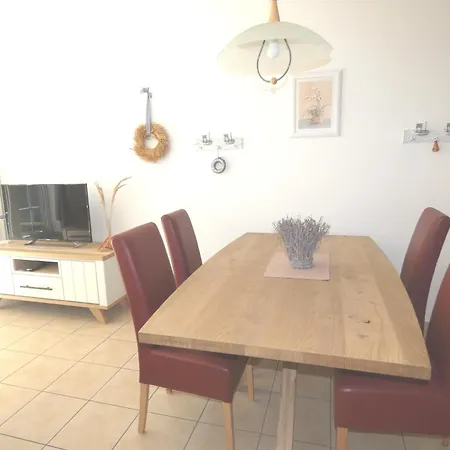 Neue Reihe 19a Haus Bodden & *